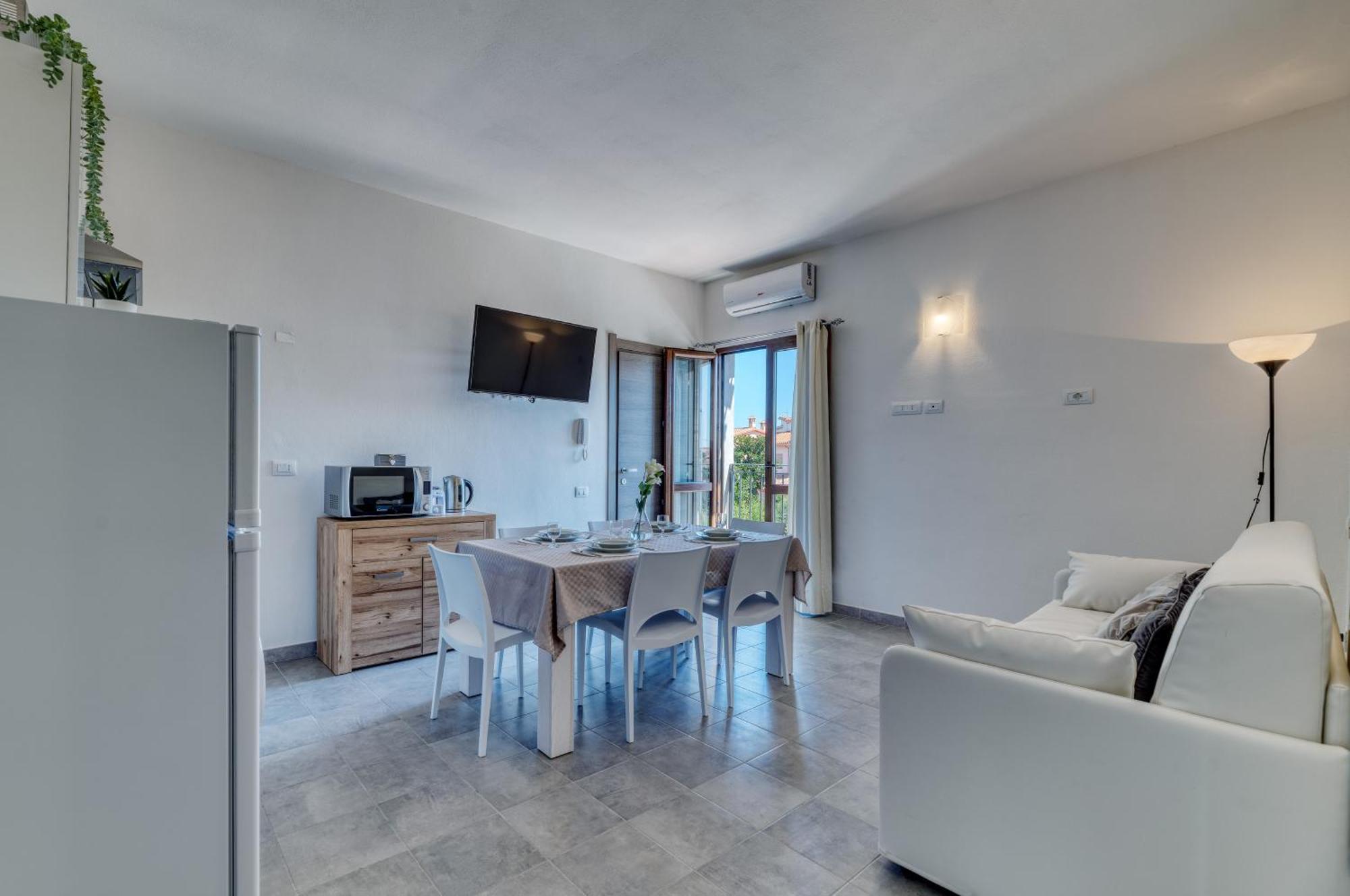 Izzhome Cozy Sunflowers Пула Екстериор снимка