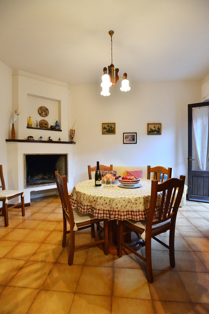 Izzhome Cozy Sunflowers Пула Екстериор снимка